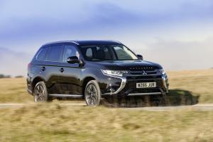 Mitsubishi Outlander PHEV Juro 2016 года (UK)